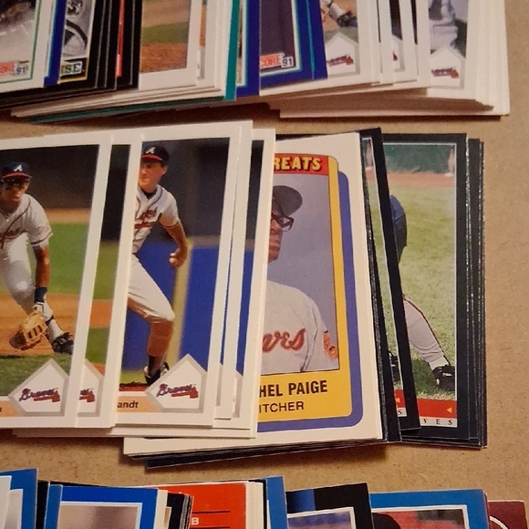 Assorted Baseball Trading Cards - Picture 5 of 7